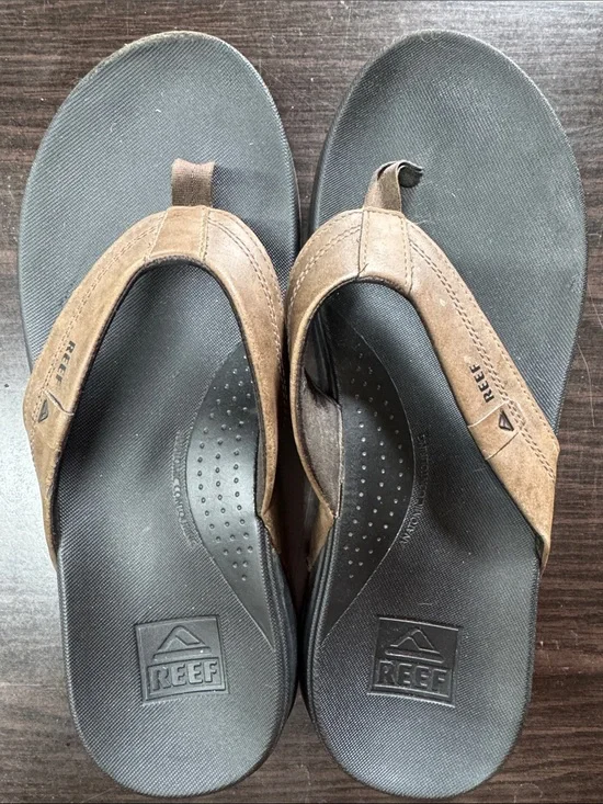 Reef Men’s Brown Leather Thong Sandals with Black Footbed