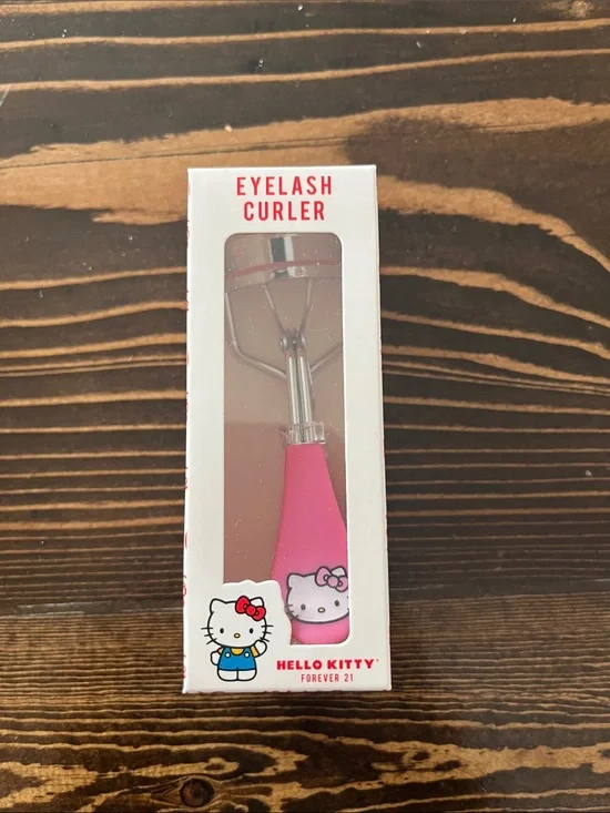 Hello Kitty Pink Eyelash Curler