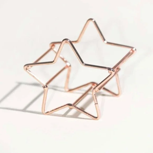 FIRST OFFER GETS IT Star Makeup Blender Holder