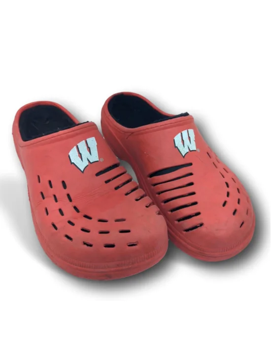 Wisconsin Badgers FOCO Clogs Size M Red