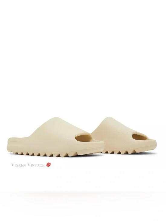 ADIDAS ORIGINALS 2022 'YEEZY SLIDES' IN BONE