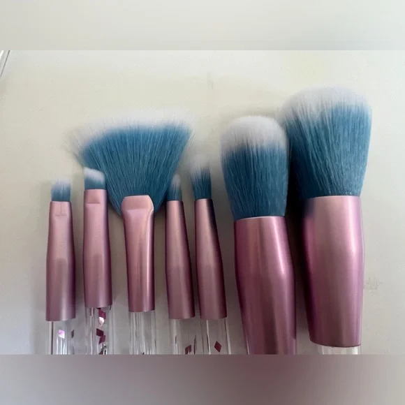 NWOT 7 Makeup‎ Brushes Bundle
