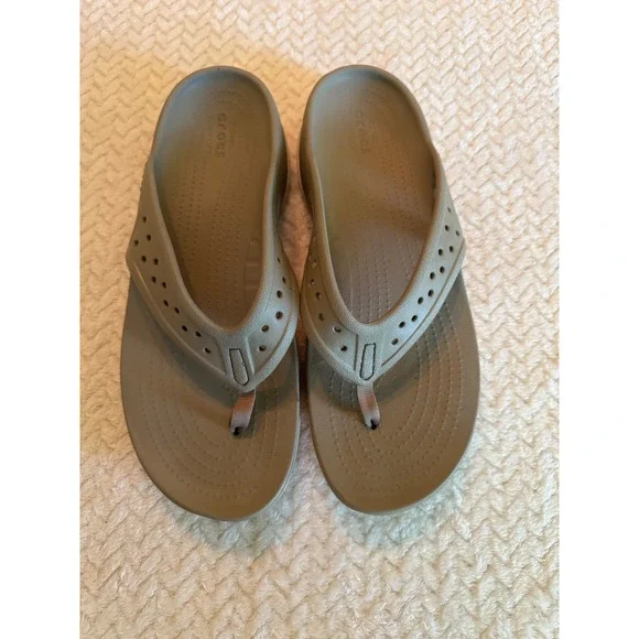 Crocs Baya Flip Flops Mens 11 Khaki Tan Iconic Comfort Sandals 205393