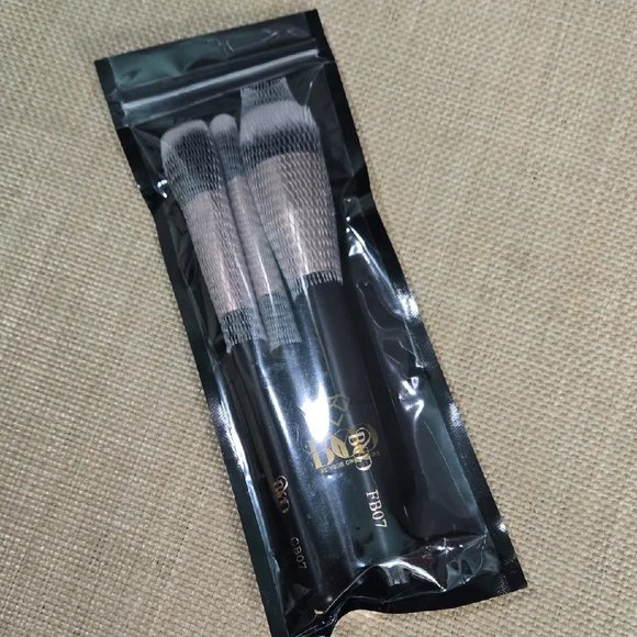 Makeup Brush         Set of 3