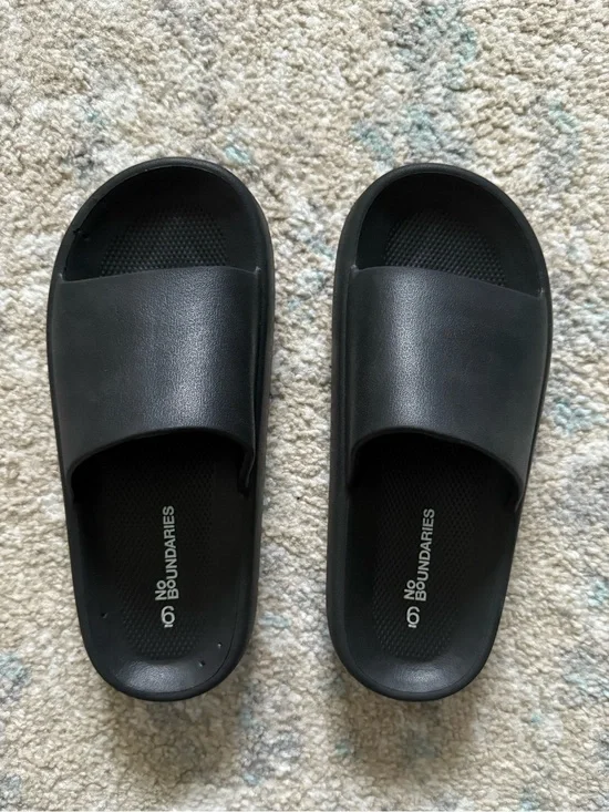 No Boundaries Black Casual Slide Sandal