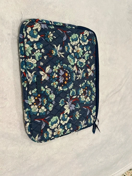 VERA BRADLEY 14
