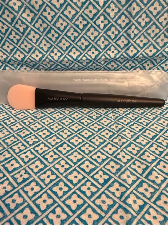 Mary Kay Black Handle Pink Silicone Mask Applicator