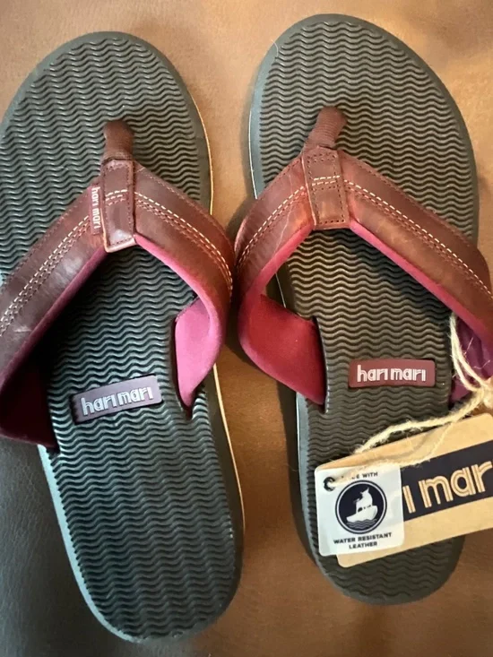 Hari Mari Men’s Brown Leather Sandals Flip-flops Size 8 NWT