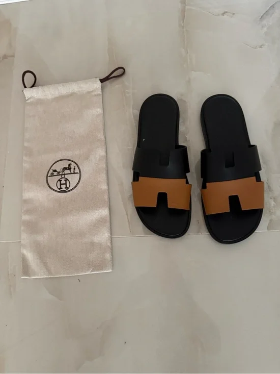 HERMES Leather Slide Sandals - Black & Tan