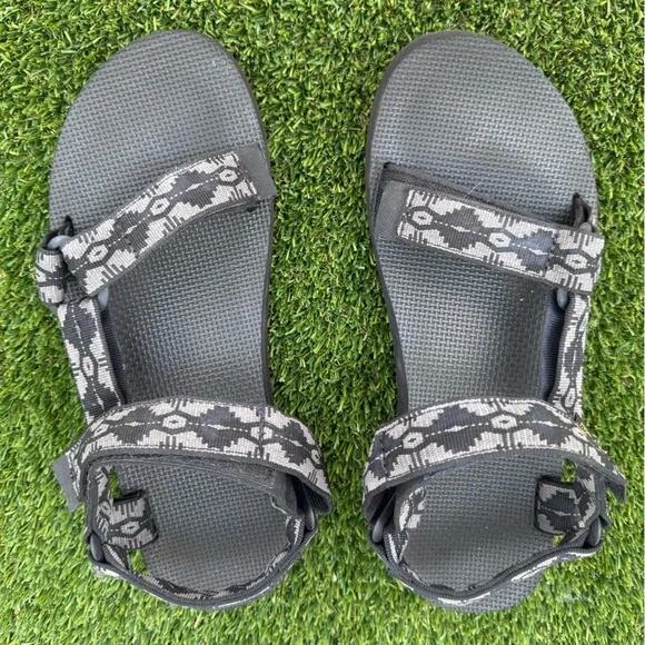 Teva Original Universal sandals  Size 9