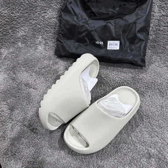 Yeezy YS 01 Slide Cream Mens Size 14M NEW Slip On Sandals Minimalist Streetwear