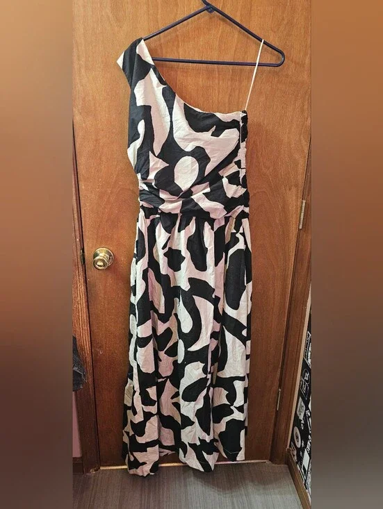 Abercrombie & Fitch 2023 Giselle Dress