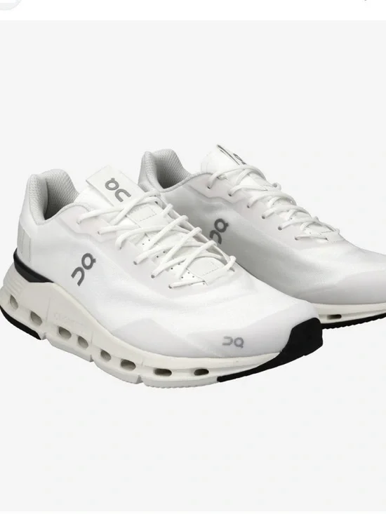 On cloudnova men size 12.5 White and Black Men's Sneakers