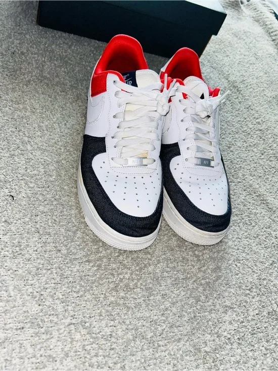Men's White, Navy Blue and Red Low-Top Sneakers - Sporty Everyday Style