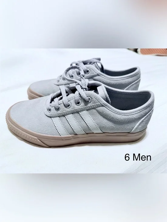 adidas Men's Light Gray Suede Sneakers with Gum Sole