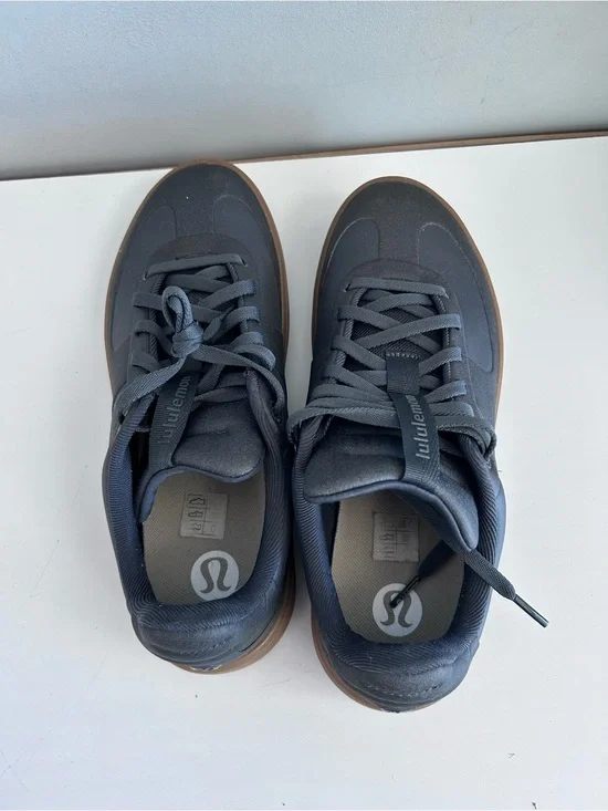 lululemon athletica Men's Dark Gray Sneakers with Gum Sole