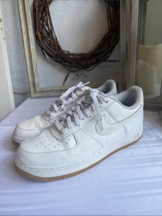 Nike Air Force 1 Gum Sole Triple White Mens US Size 13 Good Condition