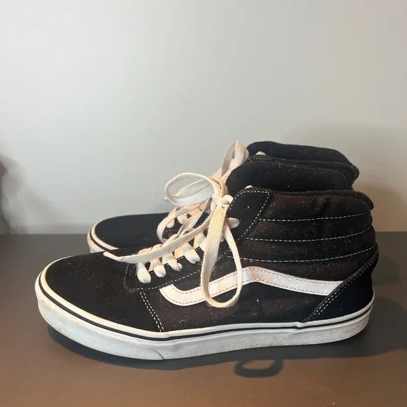 VANS Black Off the Wall Everyday Wear Size 8.5 men’s