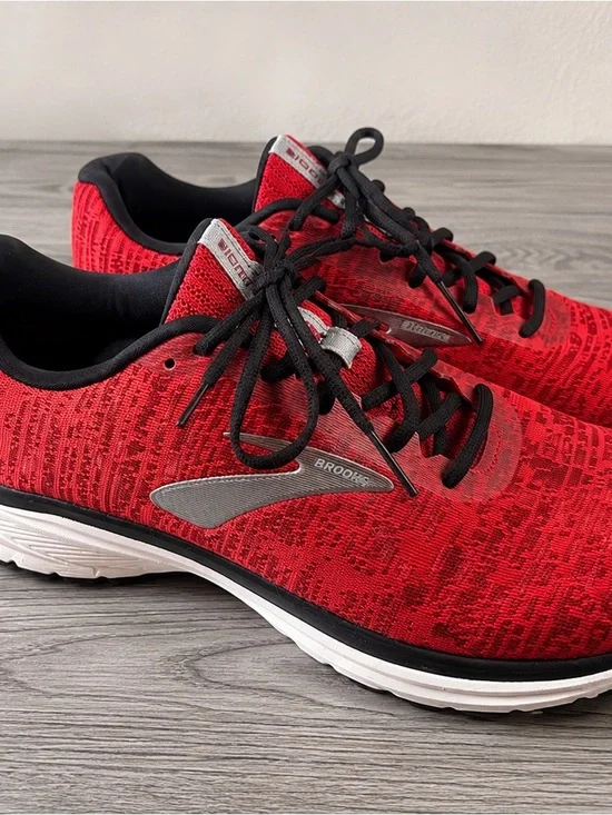 Brooks Signal Men’s Size 12 Red Running Shoes with Black Laces Sneakers Medium D