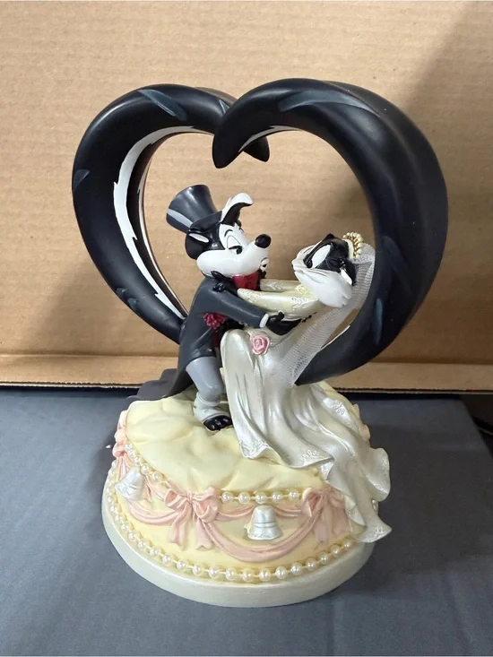 VTG 2000 Looney Tunes Pepe Le Pew Wedding Cake Topper LE 1552/2500 COA