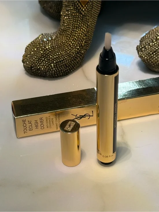 Saint Laurent Gold Radiant Concealer Pen