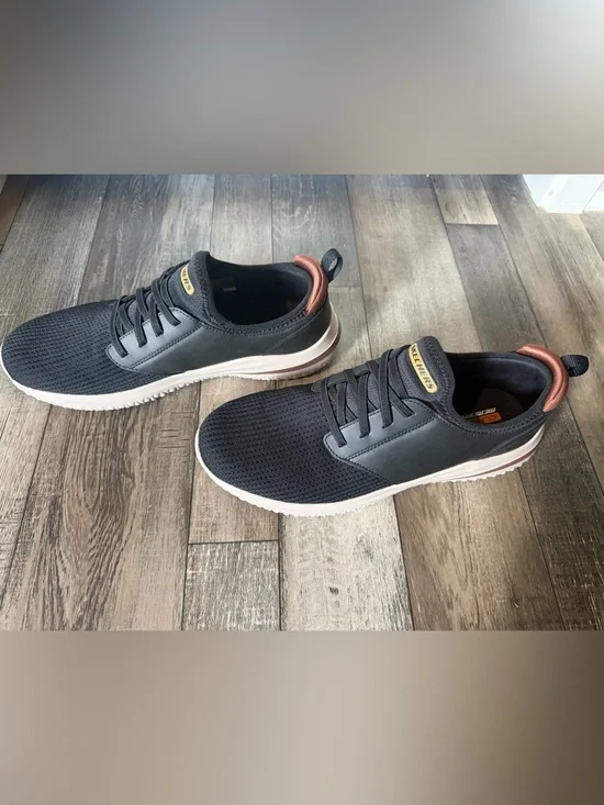 Skechers Men’s Black Casual Knit Sneakers