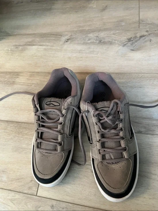 Vans Men's Lace-Up Sneakers in Taupe and Black