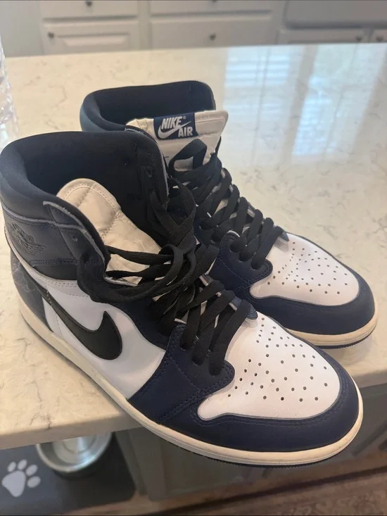 Nike Air Jordan 1 High - White, Navy, Black
