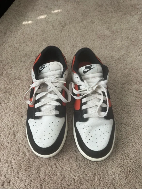 Nike Low-Top Sneakers in White, Black & Red-Orange