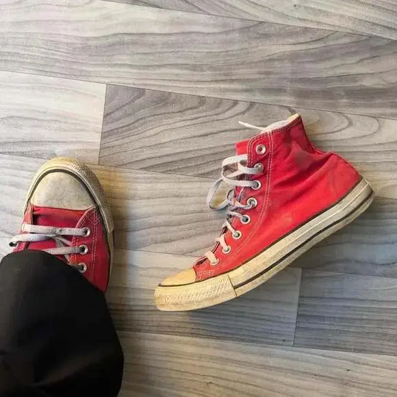 Vintage Y2K Converse Chuck Taylor All Star Red High Top Sneakers