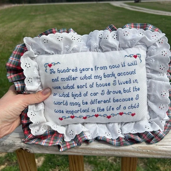 Vintage Red/White Cross‎ Stitch Pillow with A Mothers Prayer Eyelet Plaid Small