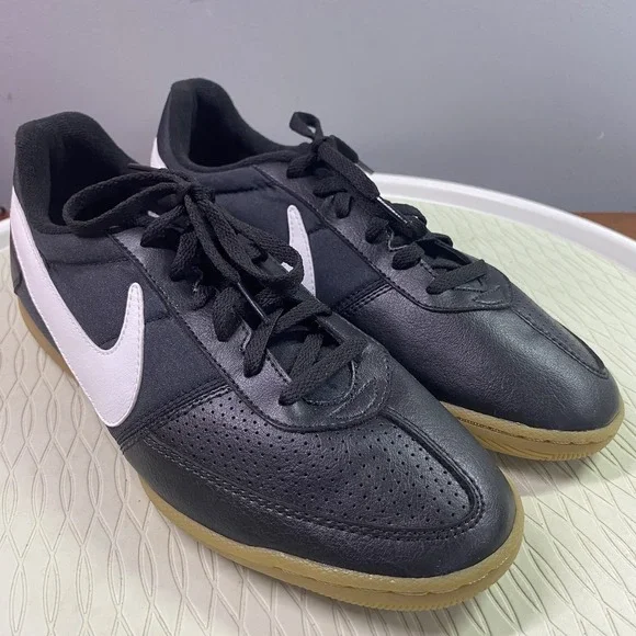 Nike Davinho Mens Soccer Sneakers Shoes Black&White Style 580452-010‎ Sz.8 NWB