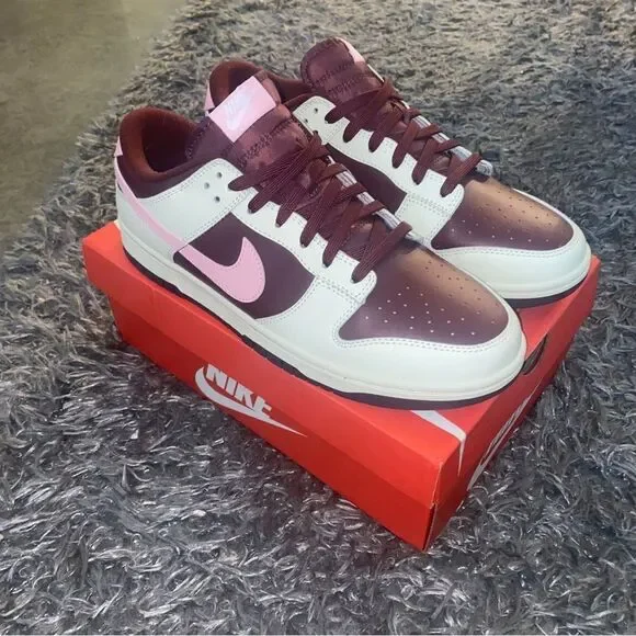 Nike Valentines Day Dunks Men’s Size 12 Red Pink Casual Sneaker Shoe