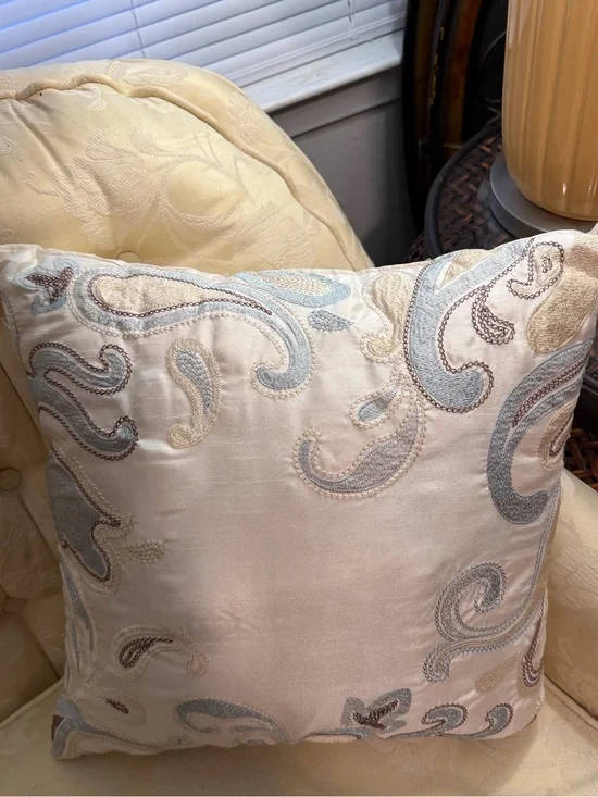 18”x18” SQUARE THROW PILLOW