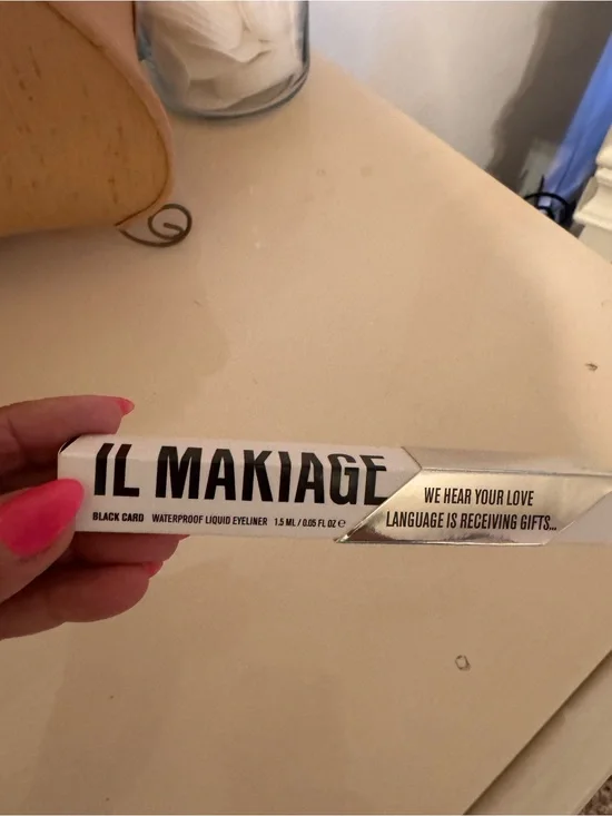IL MAKIAGE Black Card Waterproof Liquid Eyeliner