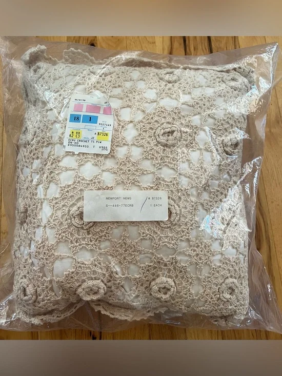 VTG 1998 Newport News Ecru Crochet Pillow 15x15