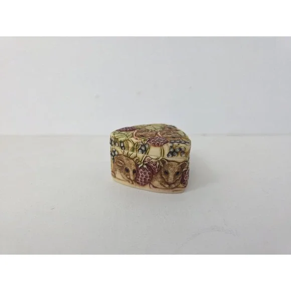 Harmony Kingdom Jardinia trinket box mouse mice in strawberry fields