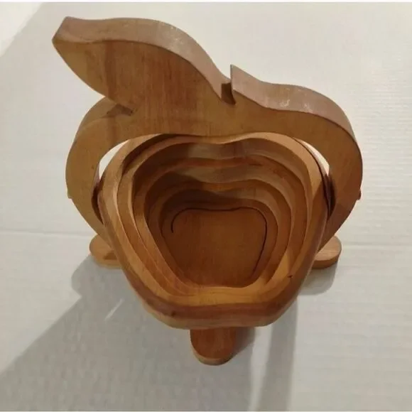 Very Nice Vintage Small Collapsible Wooden Apple Basket