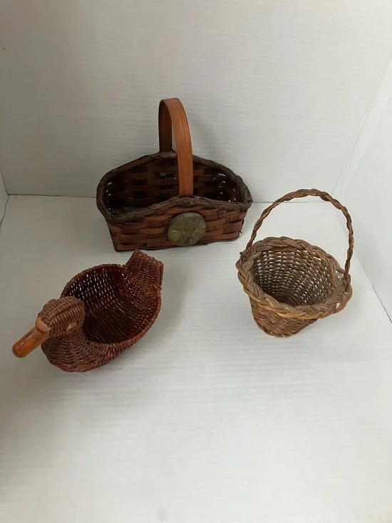 Vintage Brown Woven Duck & Handle Small Baskets Set Brown 5 to 8 Inches Each