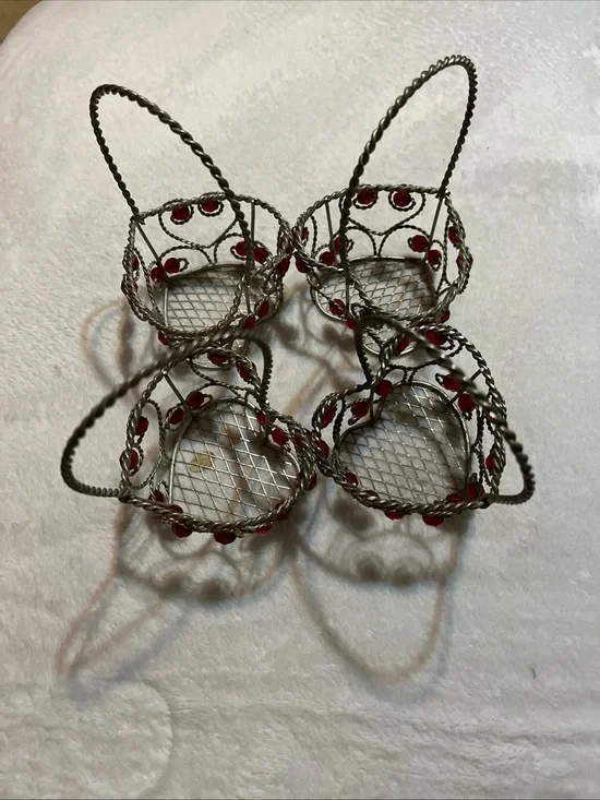 Vintage mini 3” wire basket set with hearts