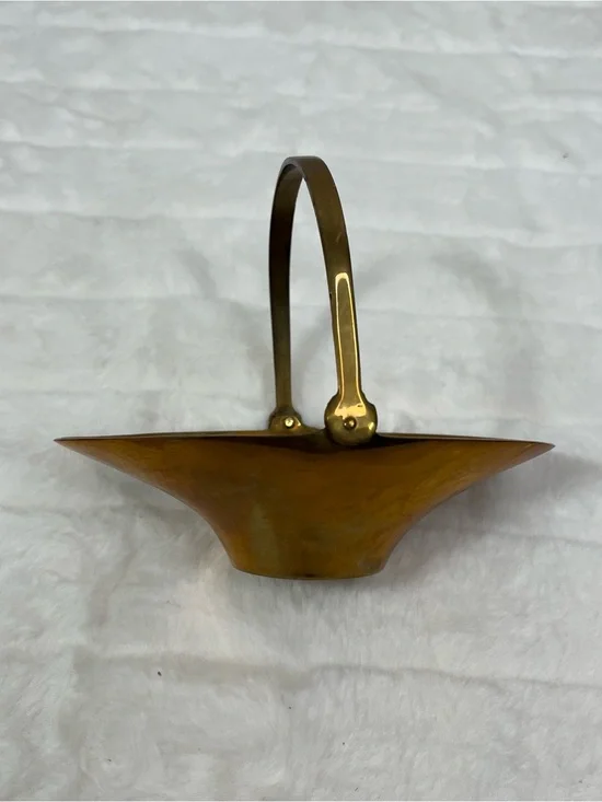 Vintage Brass Trinket Basket with Movable Handle – Mid Century Catchall Bowl