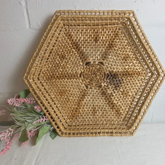 Vintage Hexagonal Handwoven Wicker Wall Basket Tray Natural Fiber Sunburst Boho