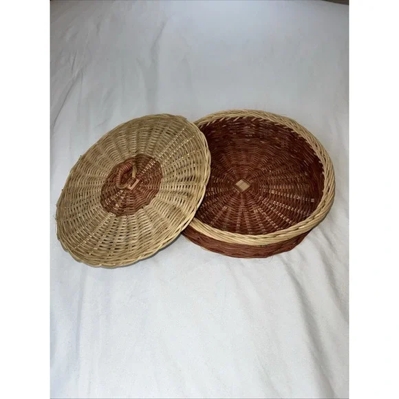 Vintage Circle‎ Shaped Basket with Lid Two Tone