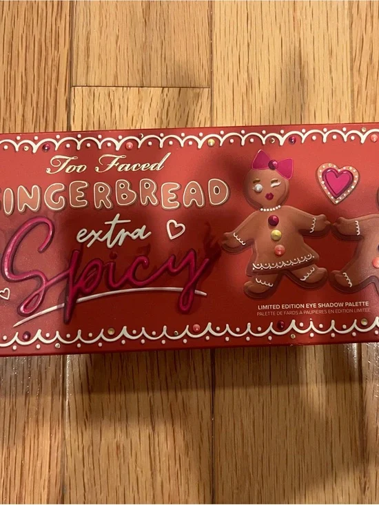 Too Faced Gingerbread Extra Spicy Eyeshadow Palette - Red