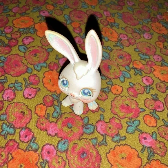 2004 Littlest Pet Shop Bunny Rabbit #3 generation‎ 1 Magnet Easter Vintage Paint