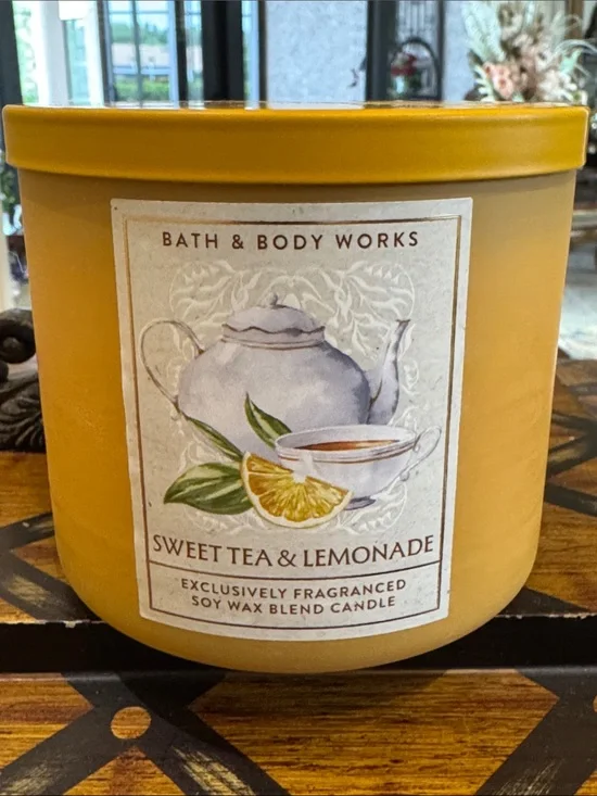 Bath & Body Works Sweet Tea & Lemonade Candle