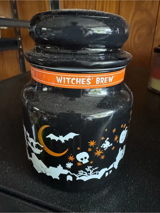 VERY RARE Witches Brew Yankee Candle  White/black/orange Discontinued jar