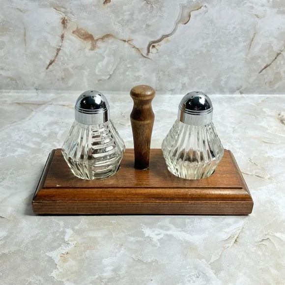 VTG Anchor Hocking Salt & Pepper Shakers 3