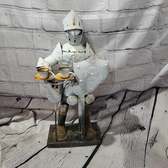 Metal suit of arms Candle Holder