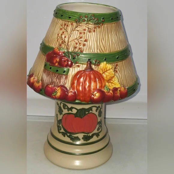 Retired Ceramic Yankee Candle Holder 